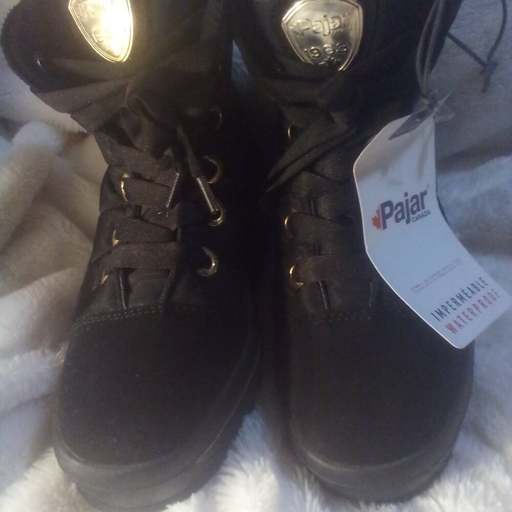 Pajar Canada Black w/Gold Accent Snow Boots (Quilted) Size: 8-8.5 NWT - Picture 9 of 10